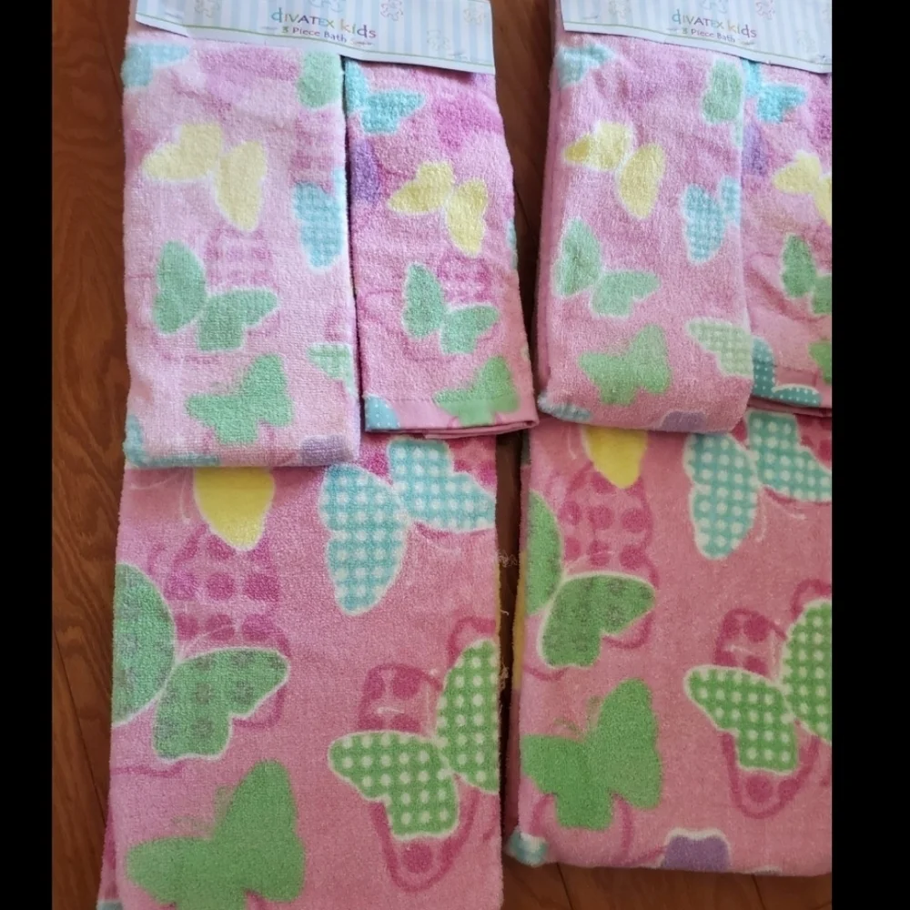 Pink Butterfly Towel Set